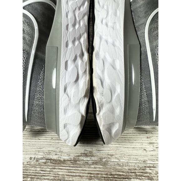 Women's Nike React Infinity Run Flyknit 2 Gray Running Shoes Sz 7.5 Athletic Gym - Picture 9 of 10